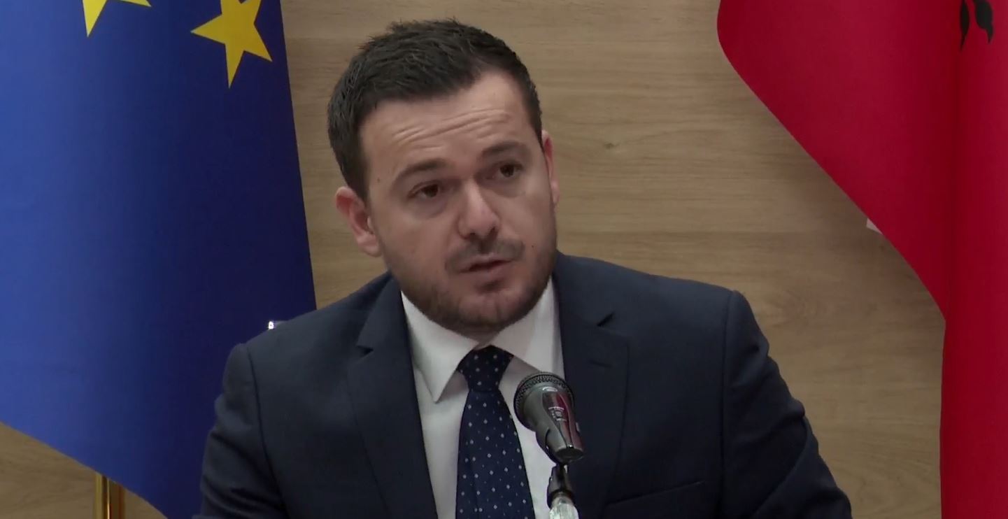 mbeshtetja-per-bujqesine-ministri-salla-parashikohen-grante-prej-10-mije-eurosh-per-fermeret-e-rinj