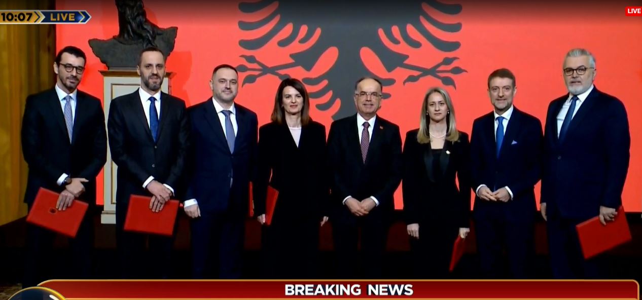 Pas miratimit në Kuvend  betohen ministrat e rinj  Marrin zyrtarisht detyrën