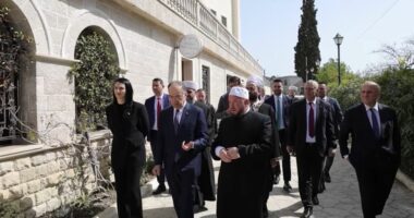 Urime për Bajram/ Krerët e feve dhe politika uron Komunitetin Mysliman Shqiptar