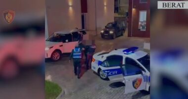 VIDEO/ Goditi me thikë 48-vjeçarin pas sherrit, arrestohet autori në Berat