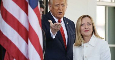 Lufta përçan aleatët/ Trump lavdërime Melonit, ndërsa kritikon kryeministrin Keir Starmer