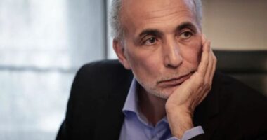 E rëndë në Francë, studiuesi i islamit Tariq Ramadan dënohet me 18 vjet burg për përdhunim