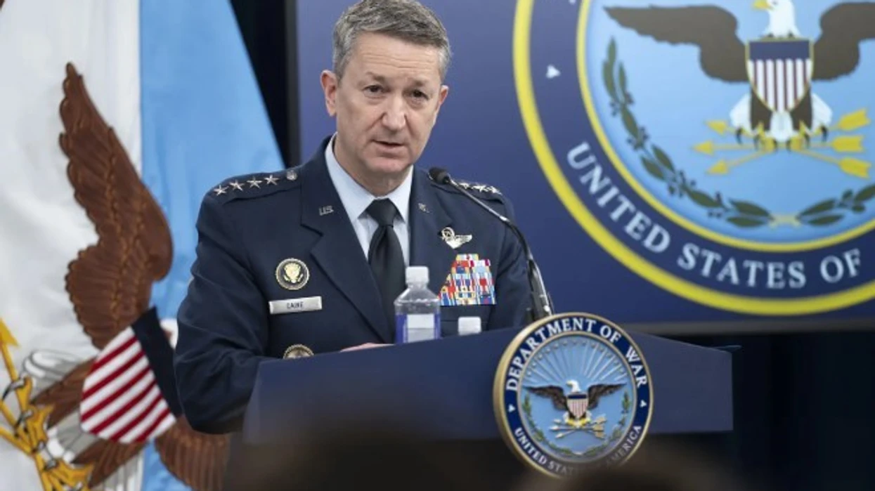 Gjenerali amerikan: 11 mijë sulme ndaj Iranit, nisën misionet me B-52