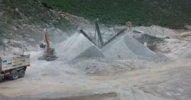 Tiranë/ Arrestohet punëtori i një guroreje, përplasi për vdekje me fadromë një 43-vjeçar