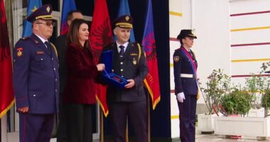 Ceremonia e betimit të drejtorit të ri të Policisë së Shtetit/ Skënder Hita merr detyrën