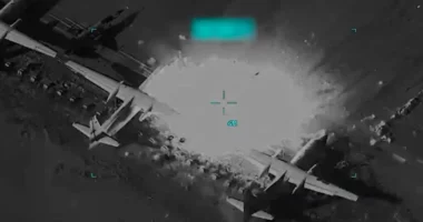 Amerikanët shkatërrojnë aeroplanët dhe depot e municionit të Iranit