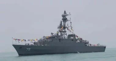 Nëndetësja godet fregatën iraniane, të paktën 101 të zhdukur në bregdetin e Sri Lankës