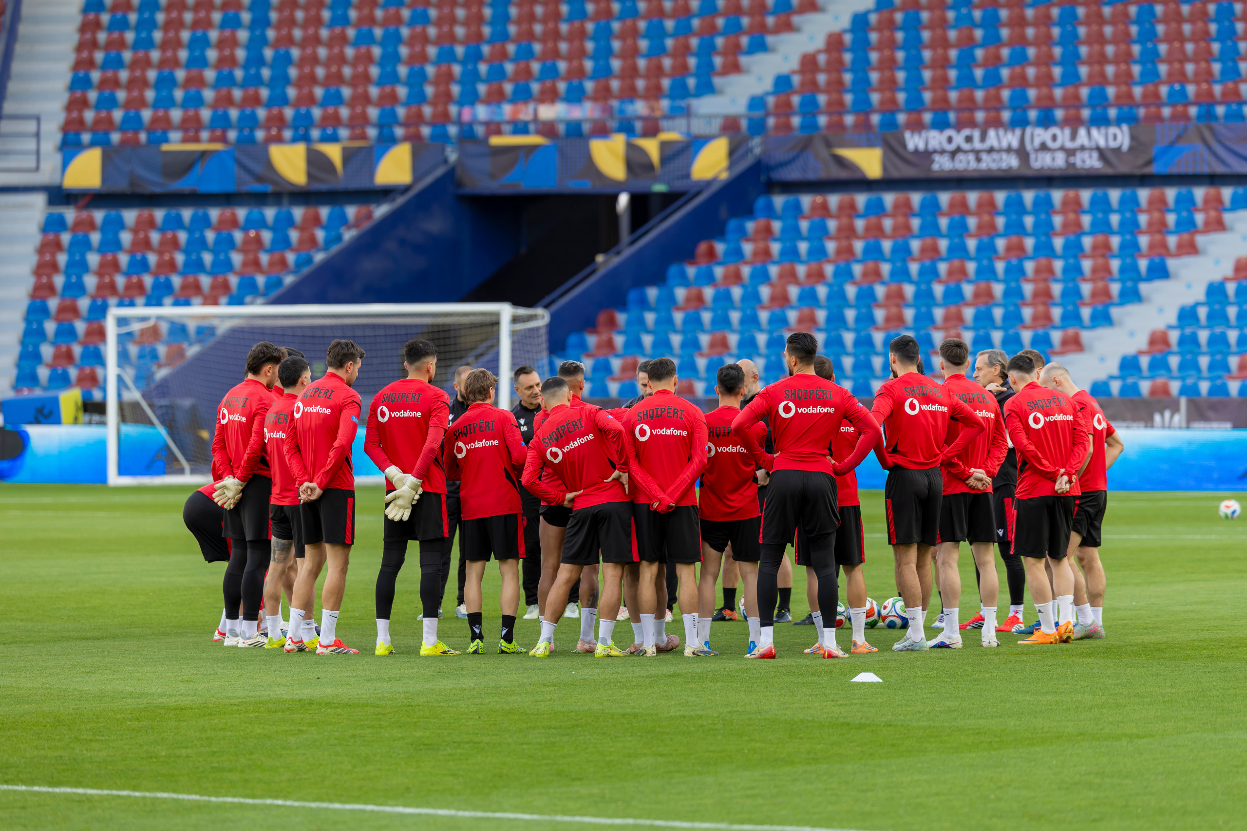 Sot do të shohim Shqipërine e re  Kombëtarja luan në Valencia miqësoren kundër Ukrainës