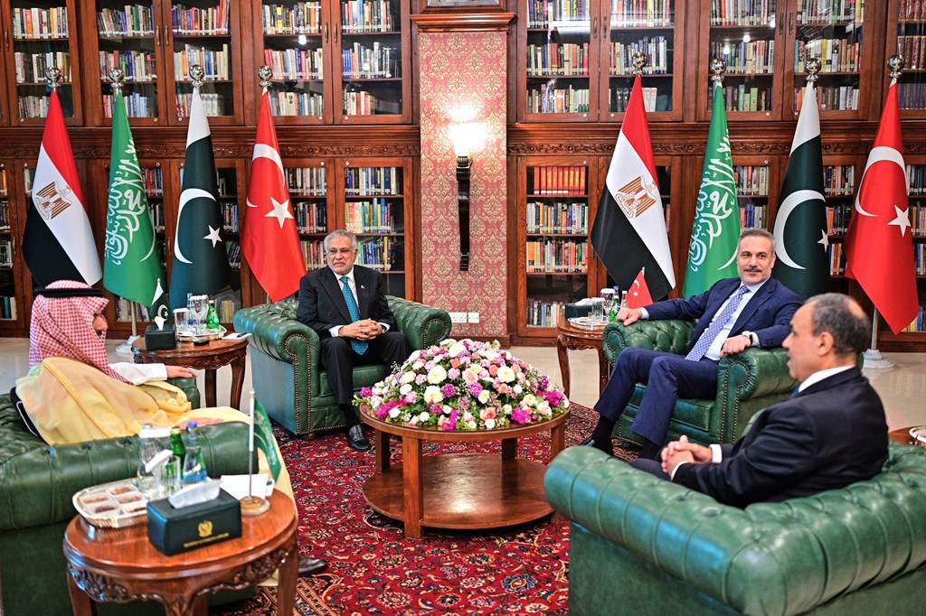 “Lufta”/ Ministri i Jashtëm: Pakistani do të presë bisedimet SHBA-Iran ‘në ditët në vijim’