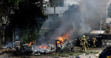 Iran lëshon breshëri raketash drejt Izraelit, sirena alarmi në Tel Aviv