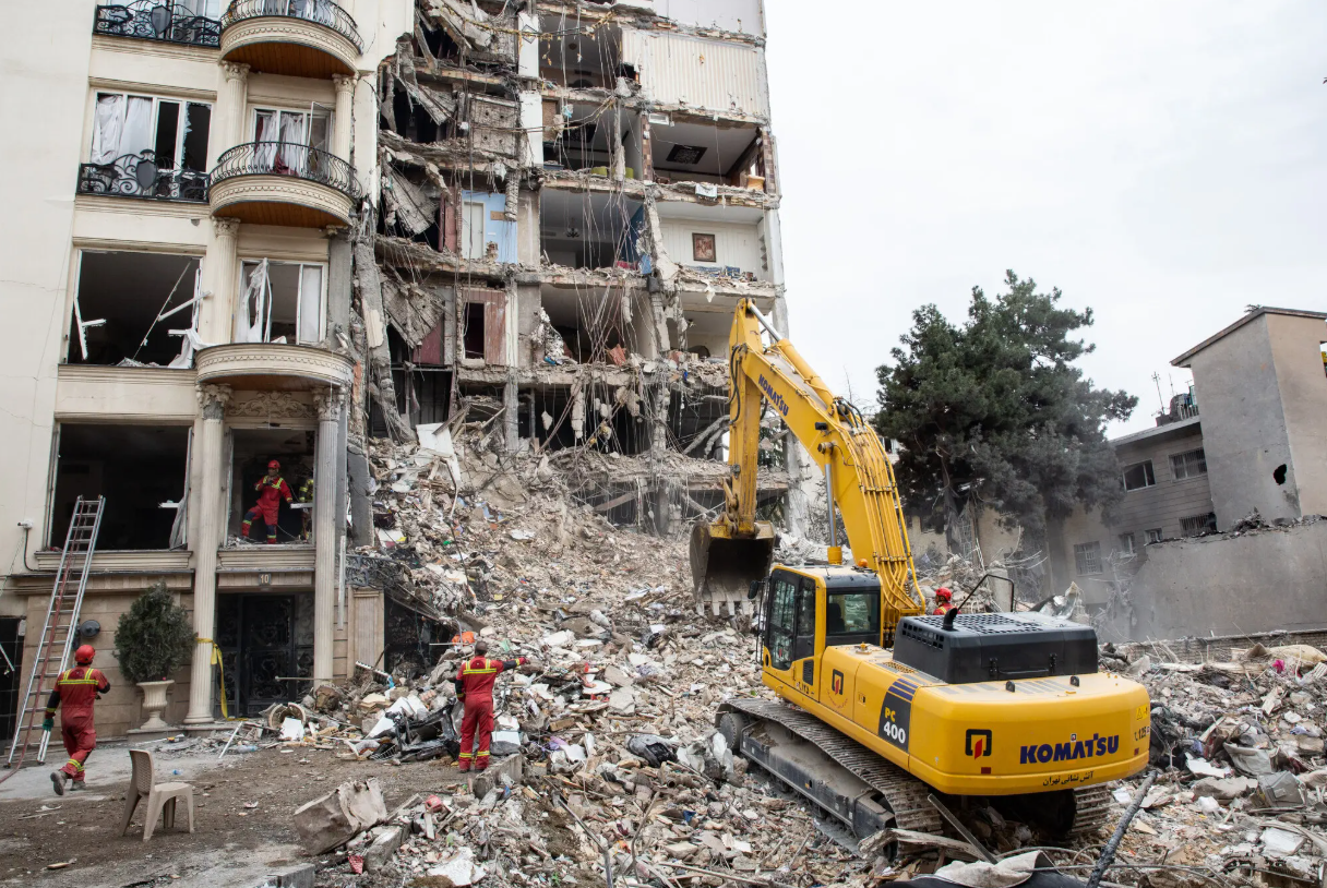 Izraeli godet raketat e Iranit/ Sulm fabrikës se raketave dhe minave detare