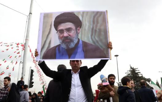 U zgjodh Lider Suprem i Iranit pas vrasjes së të atit  kush është Mojtaba Khamenei