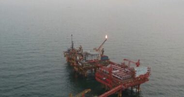 Nafta shtrenjtohet më tej/ Çmimi në bursa arrin mbi 110 dollarë për fuçi