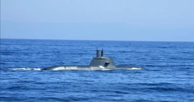 Nëndetësja bërthamore britanike mbërrin në Detin Arabik