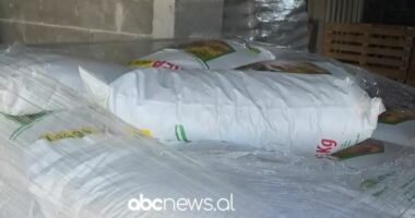 Lufta “vret” plehrimin e tokës/ Rritet çmimi i naftës, shtrenjtohen plehrat kimike