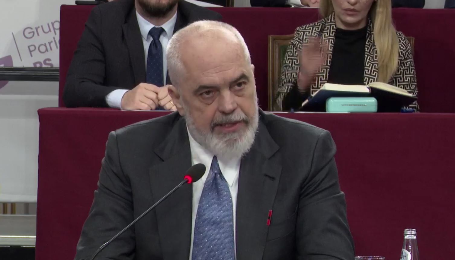 Kryeministri Edi Rama mbledh Kryesinë e PS në selinë e partisë 