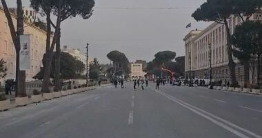 Protesta e PD në ditën e Hashures, pa podium dhe fjalime/ 1500 efektivë të policisë në terren