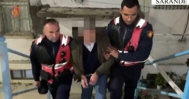 VIDEO/ Kanosi me armë fqinjët, arrestohet 62-vjeçari në Sarandë