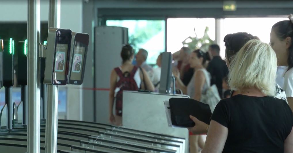 Sondazhi i ABC  Ja  kur dhe pse ikin shqiptarët  Më shumë se gjysma e shqiptarëve lënë vendin nga mungesa e shpresës nga opozita