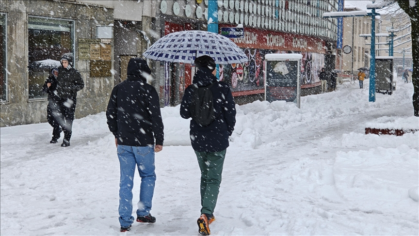 Reshjet e borës godasin Bosnjën dhe Hercegovinën  pezullohet mësimi në disa shkolla