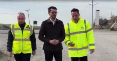 Rehabilitimi i Urës së Milotit/ Ministri Enea Karakaçi inspekton punimet, nis qarkullimi