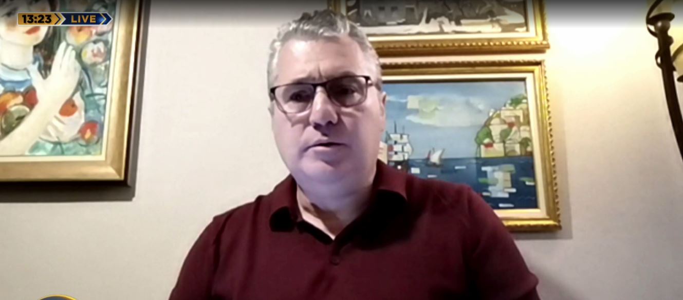 “Negociatat, zigzage e Trump”/Lufta në Iran, Minxhozi: Nuk mund të themi që jemi në fund të konfliktit