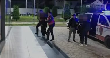 Po transportonte 6 emigrantë të paligjshëm, arrestohet 27-vjeçari në Koplik