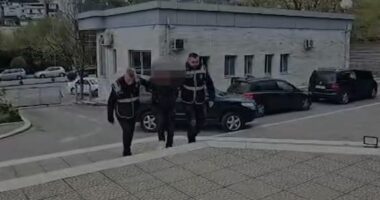 Thyen arrestin shtëpiak, kapen dy persona në Gjirokastër/ Të dënuar për trafik emigrantësh