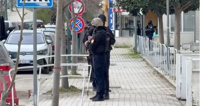 Me urdhër të SPAK  RENEA dhe FNSH aksion  blic  në Vlorë  kontrolle në zonën e Ujit të Ftohtë  operacioni monitorohet edhe me dron