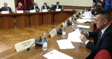 Nga zgjedhorja, te kushtetuta? Debat në komision për propozimin e referendumit