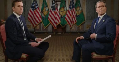 VIDEO/ “Presidenti ju kërkon menjëherë”, momenti kur sekretari i Thesarit i SHBA ndërpret menjëherë intervistën, për të folur me Trump
