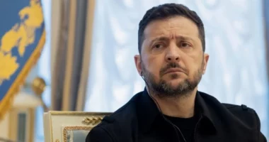 Zelensky: Disa aleatë i kanë kërkuar Kievit të ndalojë së synuari naftën e Rusisë