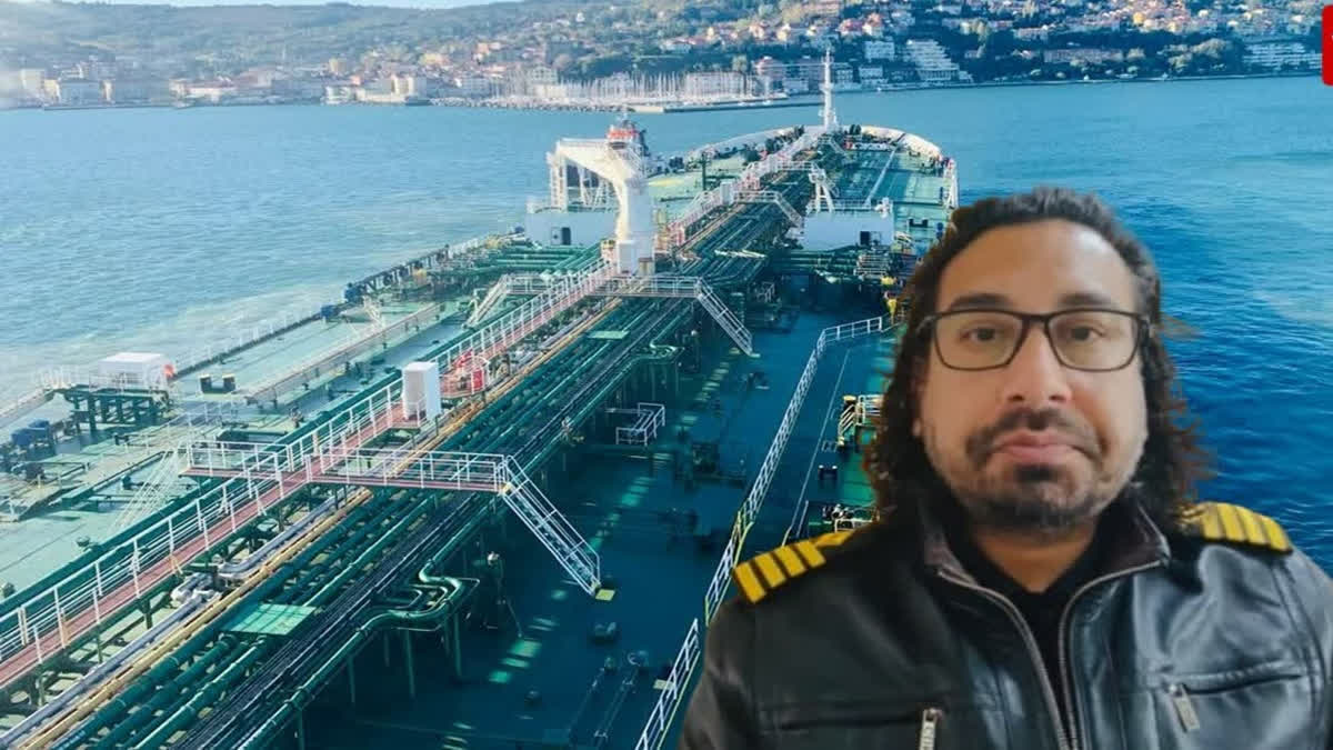 Në mes të detit  në mes të luftës  Kapiteni i anijes në Gjirin Persik  Bëjmë roje 24 orë për raketa dhe dronë