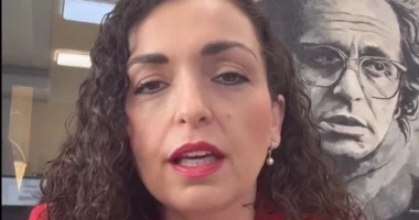 “Rrugët që mbyllen nga padrejtësitë, hapen nga populli!”/ Vjosa Osmani për dështimin e zgjedhjes së Presidentit: E rëndë për Kosovën!