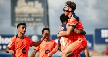 Barcelona “prek” titullin/ Katalanasit shfrytëzojnë maksimalisht “dhuratën” madrilene