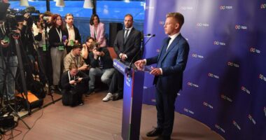 Zgjedhjet në Hungari/ Macron uron Peter Magyar: Të ecim bashkë drejt një Evrope më sovrane