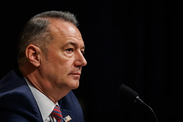 Dorëhiqet nga detyra kreu i Agjencisë Amerikane të Emigracionit