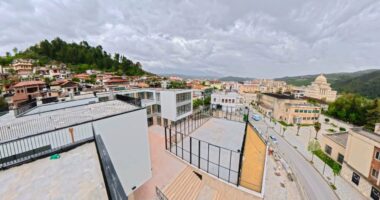 FOTO/ Rama: Rilindet shkolla “22 Tetori” në Berat, laboratorë modernë e kushte bashkëkohore për 500 nxënës