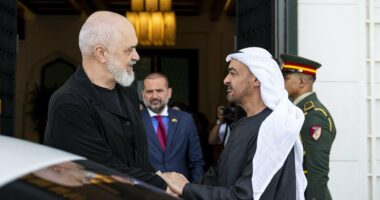 Vizita në Emiratet e Bashkuara Arabe, kryeministri Rama ndan pamje nga takimet në Abu Dhabi