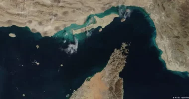 DW: Ekonomia botërore e marrë peng