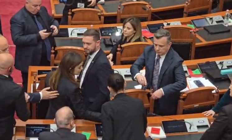 Debatet në Kuvend  PS kërkon përjashtim 60 ditë për Nokën dhe 30 ditë për Elda Hotin