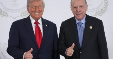 Trump zhvillon bisedë telefonike me Erdogan/ Presidenti turk thirrje për diplomaci për përfundimin e luftës