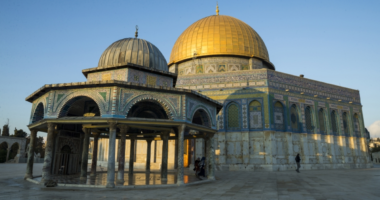 Rihapet xhamia Al Aqsa/ ishte mbyllur pas nisjes së luftës në Iran, hiqen kufizimet