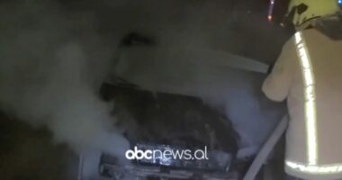 VIDEO/ Makina shkrumbohet në autostradën Vlorë–Fier