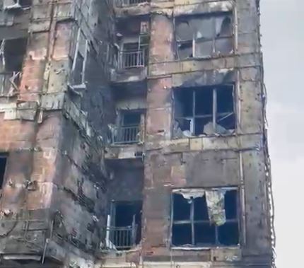 Djegia e pallatit në Tiranë/ Hetimet paraprake: Zjarri dyshohet se nisi nga vendi ku ishin grumbulluar mbeturinat e marketit