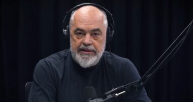 Takimi me Mitsotakis/ Rama: Bëmë bilancin për ecurinë e çështjeve të mbartura mes Shqipërisë dhe Greqisë