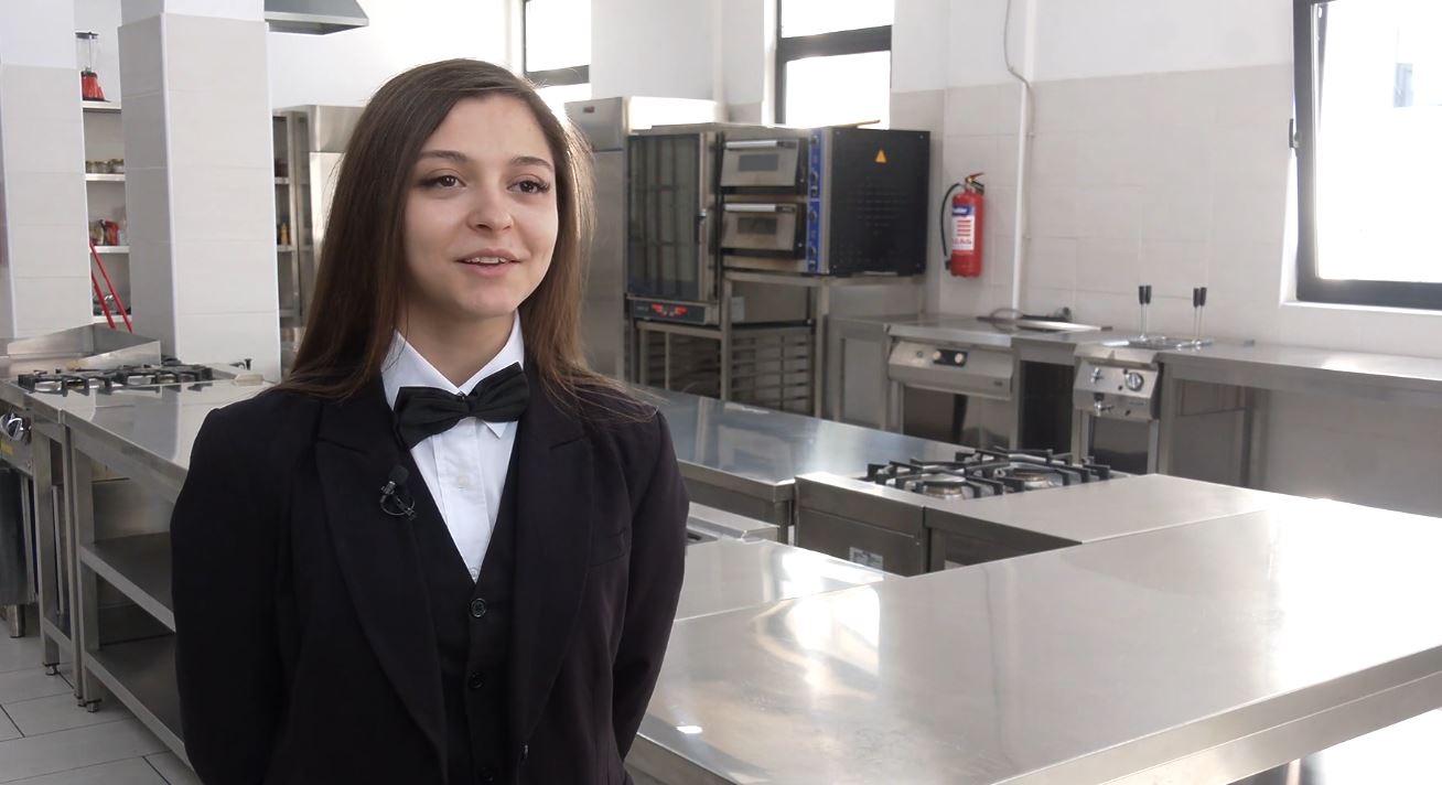 Nga paragjykimi te suksesi  Vajzat që po thyejnë stereotipet në arsimin profesional