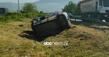 Tentativa për parakalim shkakton aksident/ Makinat dalin nga rruga, dy të lënduar në Fushë Krujë