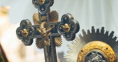 Mesazhi/ Rama uron besimtarët ortodoksë: Gëzuar Pashkën!