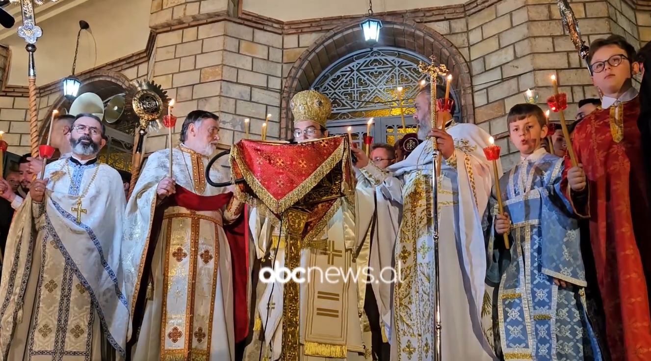 Korça kremton  Ngjalljen e Krishtit   besimtarët luten për mbarësi dhe shëndet